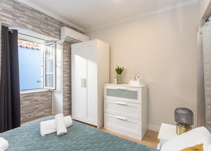 Maison Grise * Σετούμπαλ